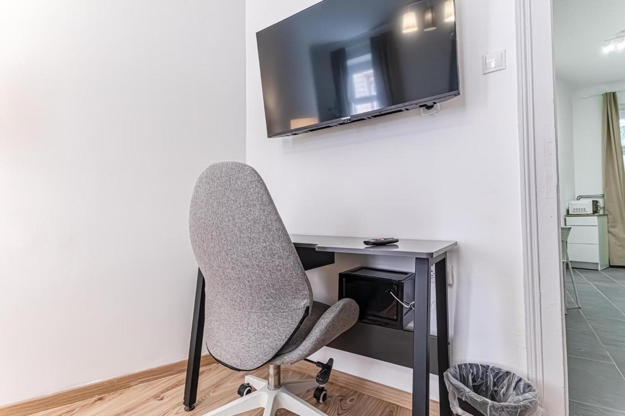 Comfortable 1 Bedroom In Prime Location Appartement Vienne